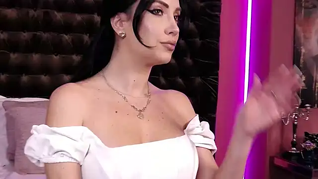 StephanyMillan online show from 14, 12, 2025