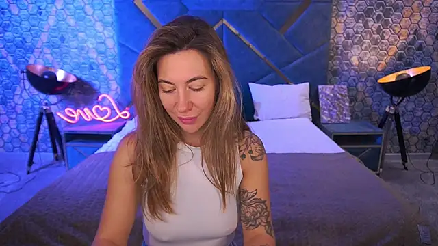 KateShanny online show from 6, 11, 2025