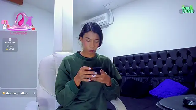 Snapshot of ivi_lopez chatting on 16, 10, 2025 ivi lopez online show from 16, 10, 2025