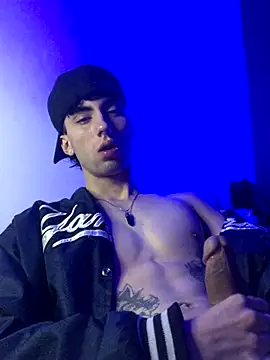 Snapshot of redmen69 chatting on 7, 10, 2025 redmen69 online show from 7, 10, 2025