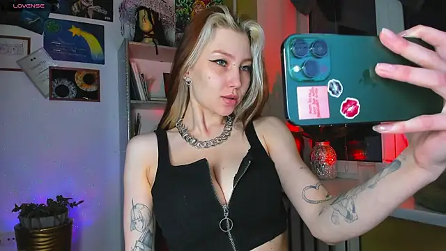 Snapshot of Nicole_matt chatting on 17, 5, 2026 Nicole matt online show from 17, 5, 2026