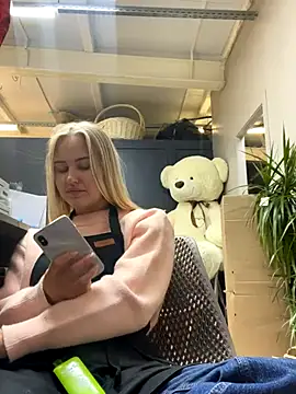 Snapshot of CandyVice chatting on 8, 10, 2025 CandyVice online show from 8, 10, 2025