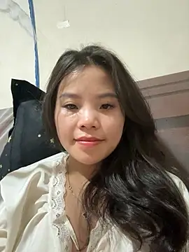 Snapshot of Bella_7777 chatting on 16, 10, 2025 Bella 7777 online show from 16, 10, 2025