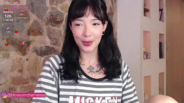 slobberynjuicy  online show from 11, 9, 2025