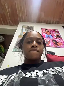 Snapshot of darle_volant chatting on 3, 3, 2026 darle volant online show from 3, 3, 2026