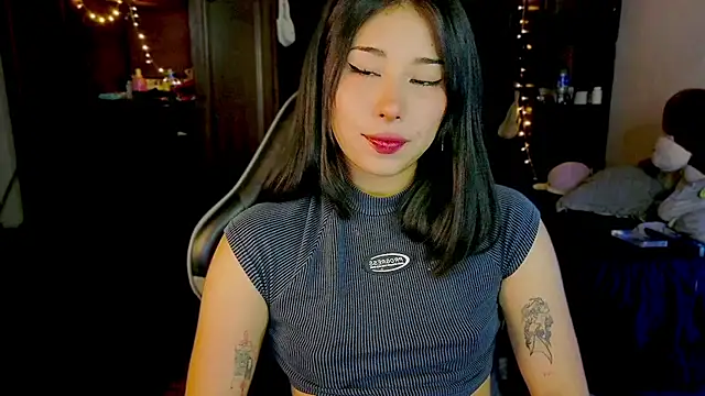 Snapshot of Shisuku_Sophi chatting on 3, 7, 2026 Shisuku Sophi online show from 3, 7, 2026