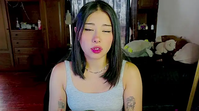 Snapshot of Shisuku_Sophi chatting on 9, 7, 2026 Shisuku Sophi online show from 9, 7, 2026