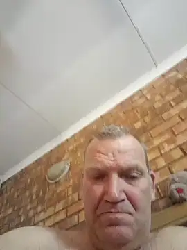 Snapshot of wallacelegend chatting on 28, 10, 2025 wallacelegend online show from 28, 10, 2025