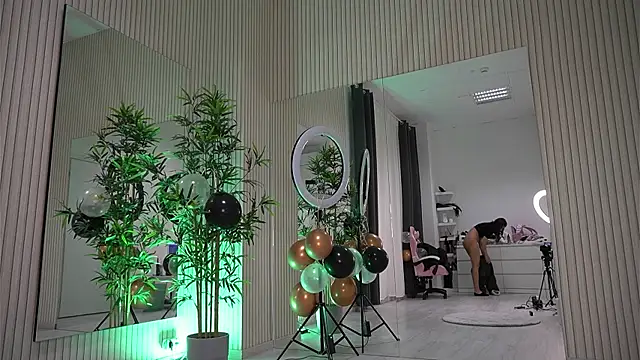 EmmaBlanco online show from 4, 11, 2025