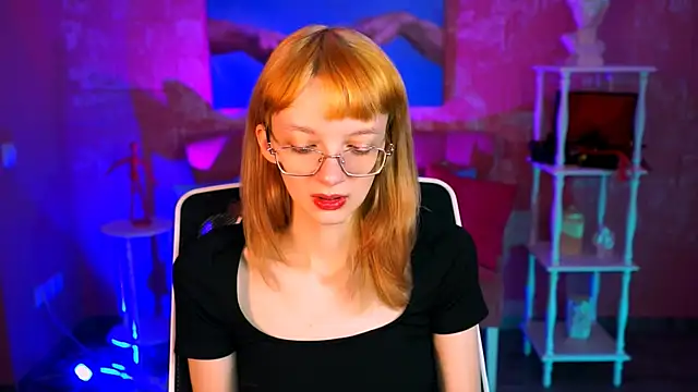 MollyJiggles online show from 3, 10, 2025