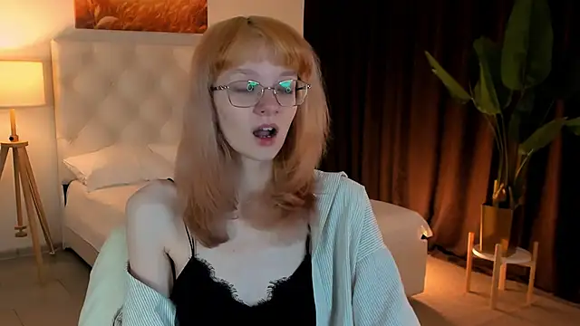 MollyJiggles online show from 11, 10, 2025
