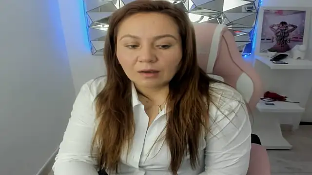Snapshot of camixxx_m chatting on 20, 10, 2025 camixxx m online show from 20, 10, 2025