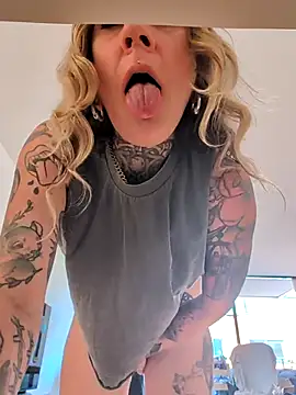 sarahpearlx online show from 25, 6, 2026