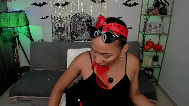 Snapshot of i_lulu chatting on 31, 10, 2025 i lulu online show from 31, 10, 2025