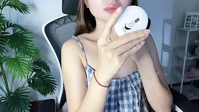 Snapshot of LiLi_Sweetie chatting on 15, 9, 2025 LiLi Sweetie online show from 15, 9, 2025