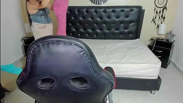 LolaVillalobos online show from 11, 10, 2025