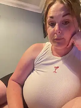 laceygreen online show from 25, 7, 2026