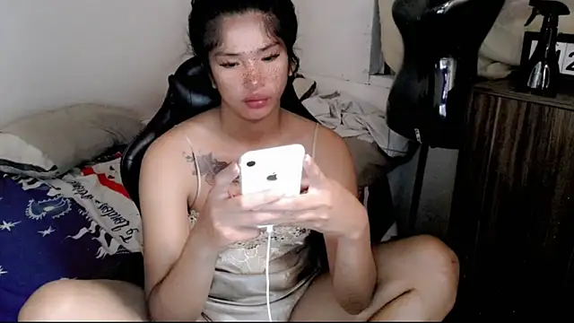Snapshot of Cutierhyxx chatting on 14, 10, 2025 Cutierhyxx online show from 14, 10, 2025
