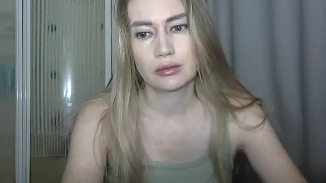 Snapshot of JessFoxxx chatting on 10, 9, 2025 JessFoxxx online show from 10, 9, 2025