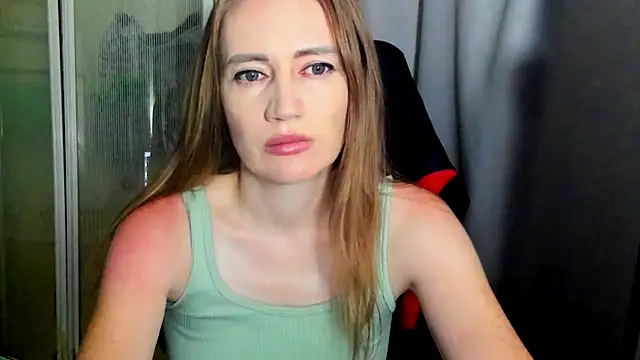 Snapshot of JessFoxxx chatting on 18, 6, 2026 JessFoxxx online show from 18, 6, 2026