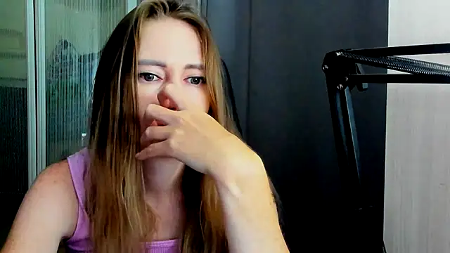 Snapshot of JessFoxxx chatting on 26, 6, 2026 JessFoxxx online show from 26, 6, 2026