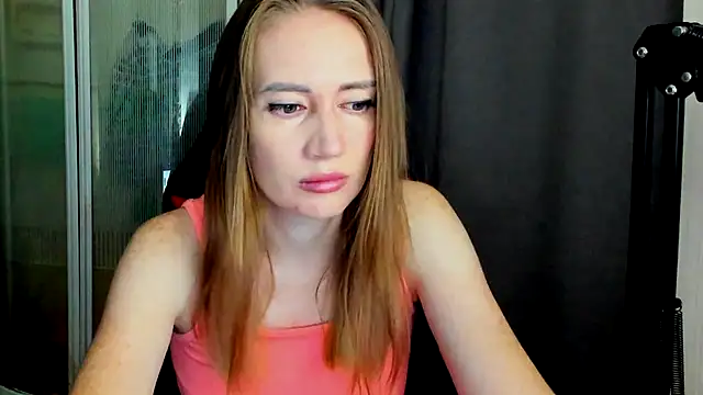 Snapshot of JessFoxxx chatting on 14, 7, 2026 JessFoxxx online show from 14, 7, 2026