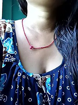 Snapshot of Desi_couple305 chatting on 24, 9, 2025 Desi couple305 online show from 24, 9, 2025