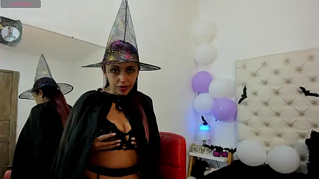 Snapshot of valeriasweet_ chatting on 12, 10, 2025 valeriasweet  online show from 12, 10, 2025
