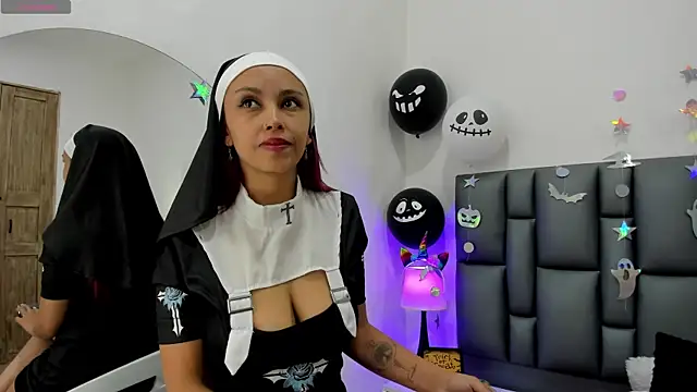 Snapshot of valeriasweet_ chatting on 16, 10, 2025 valeriasweet  online show from 16, 10, 2025