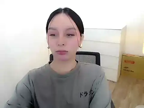 holly tabby online show from 16, 11, 2025