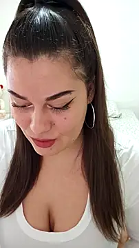 Snapshot of Larissa4U chatting on 17, 11, 2025 Larissa4U online show from 17, 11, 2025