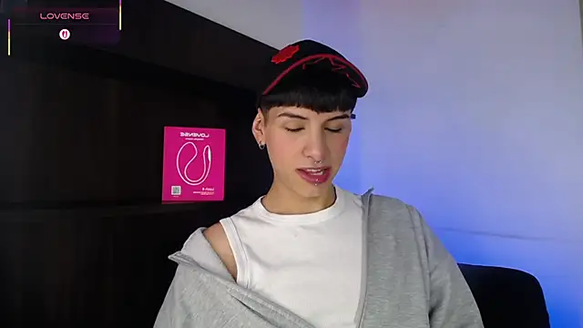 Snapshot of Ezra_Storm chatting on 14, 10, 2025 Ezra Storm online show from 14, 10, 2025