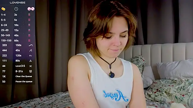 Snapshot of PolIyBowman chatting on 12, 10, 2025 PolIyBowman online show from 12, 10, 2025