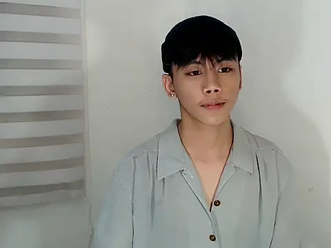 Snapshot of ynotyu chatting on 17, 10, 2025 ynotyu online show from 17, 10, 2025