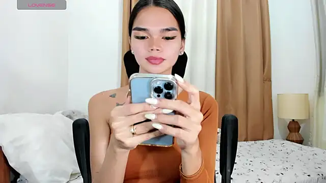 kendall petite18 online show from 7, 6, 2026