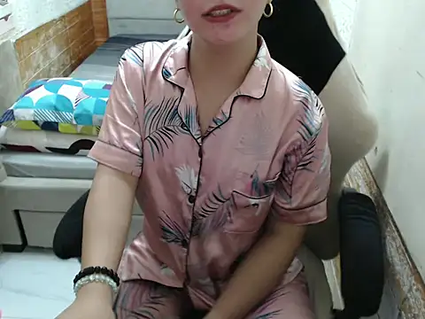 Sweet sammie04 online show from 7, 1, 2026