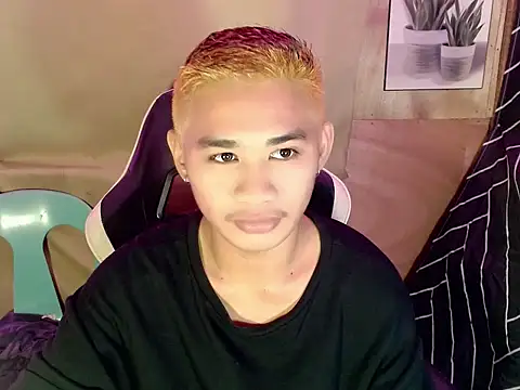 Snapshot of asianhardcock25 chatting on 15, 9, 2025 asianhardcock25 online show from 15, 9, 2025