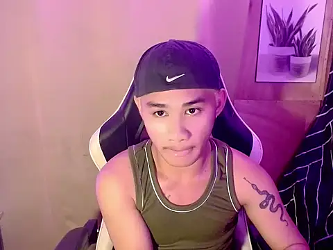 Snapshot of asianhardcock25 chatting on 18, 9, 2025 asianhardcock25 online show from 18, 9, 2025