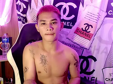 Snapshot of asianhardcock25 chatting on 6, 10, 2025 asianhardcock25 online show from 6, 10, 2025