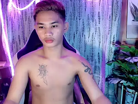 Snapshot of asianhardcock25 chatting on 27, 10, 2025 asianhardcock25 online show from 27, 10, 2025