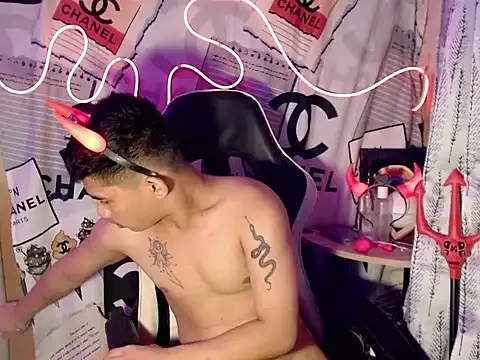 Snapshot of asianhardcock25 chatting on 29, 10, 2025 asianhardcock25 online show from 29, 10, 2025