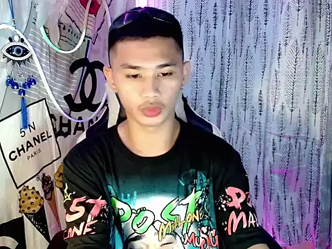 Snapshot of asianhardcock25 chatting on 15, 11, 2025 asianhardcock25 online show from 15, 11, 2025