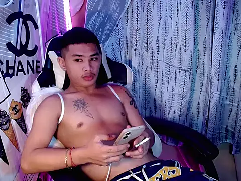 Snapshot of asianhardcock25 chatting on 17, 11, 2025 asianhardcock25 online show from 17, 11, 2025