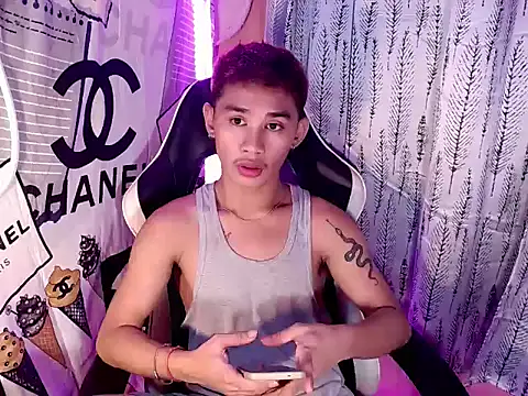 Snapshot of asianhardcock25 chatting on 19, 12, 2025 asianhardcock25 online show from 19, 12, 2025