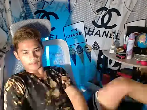 Snapshot of asianhardcock25 chatting on 6, 2, 2026 asianhardcock25 online show from 6, 2, 2026