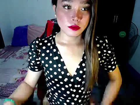 Urassiansweetcummer online show from 20, 10, 2025