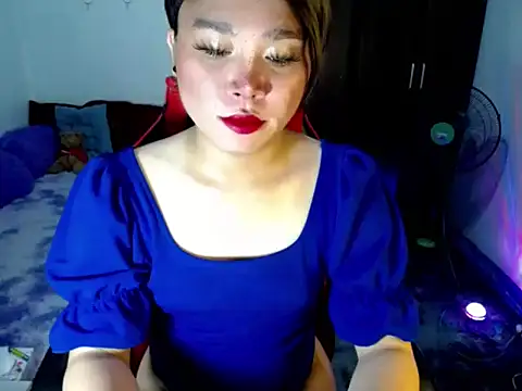 Urassiansweetcummer online show from 6, 4, 2026