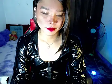 Snapshot of Urassiansweetcummer chatting on 5, 5, 2026 Urassiansweetcummer online show from 5, 5, 2026