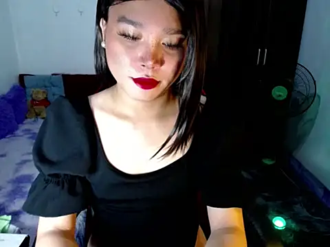 Snapshot of Urassiansweetcummer chatting on 8, 5, 2026 Urassiansweetcummer online show from 8, 5, 2026