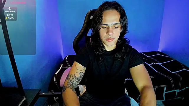 Snapshot of Maximiliano_scoott__ chatting on 17, 9, 2025 Maximiliano scoott   online show from 17, 9, 2025